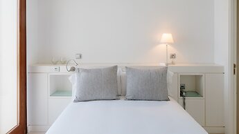 Sea Front Luxurious Villa