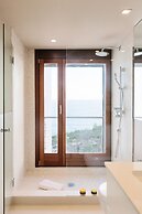 Sea Front Luxurious Villa