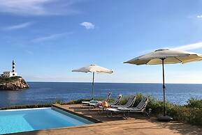 Sea Front Luxurious Villa