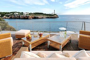 Sea Front Luxurious Villa