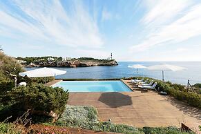 Sea Front Luxurious Villa