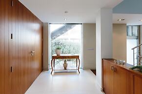 Sea Front Luxurious Villa