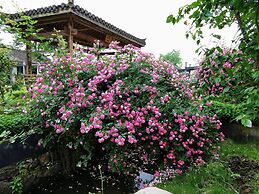 Huangshan Huizhou Creek Villa