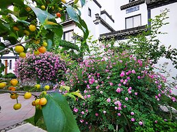 Huangshan Huizhou Creek Villa