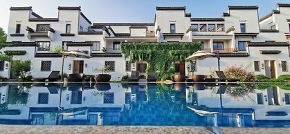 Huangshan Huizhou Creek Villa