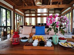 Huangshan Huizhou Creek Villa