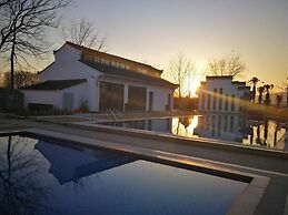 Huangshan Huizhou Creek Villa