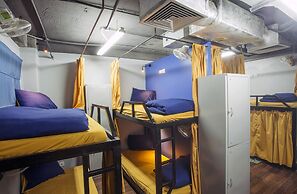 RedDoorz Hostel @ Signature Inn