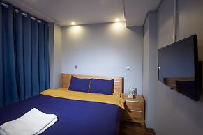 RedDoorz Hostel @ Signature Inn