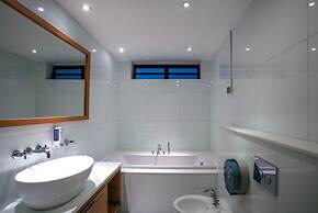 RedDoorz Hostel @ Signature Inn