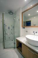 RedDoorz Hostel @ Signature Inn