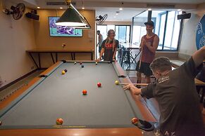 RedDoorz Hostel @ Signature Inn