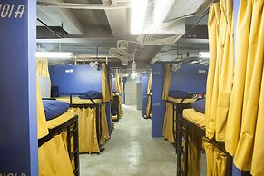 RedDoorz Hostel @ Signature Inn