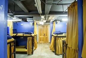 RedDoorz Hostel @ Signature Inn