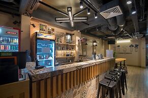 RedDoorz Hostel @ Signature Inn