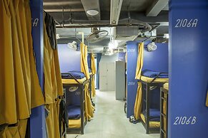 RedDoorz Hostel @ Signature Inn