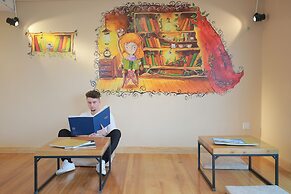 RedDoorz Hostel @ Signature Inn