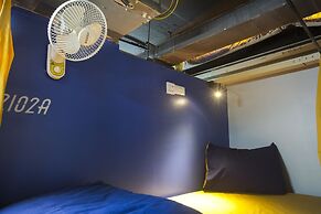 RedDoorz Hostel @ Signature Inn