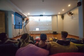 RedDoorz Hostel @ Signature Inn