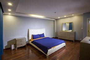 RedDoorz Hostel @ Signature Inn