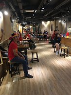 RedDoorz Hostel @ Signature Inn