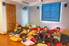 RedDoorz Hostel @ Signature Inn