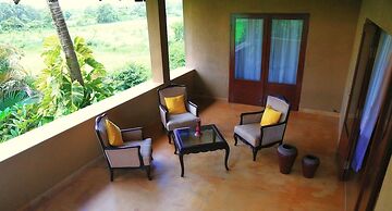 The Acacia Villa - Candy Floss