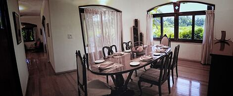 The Acacia Villa - Candy Floss