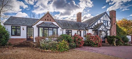 The Stanwick Hotel
