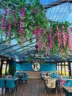 The Stanwick Hotel