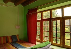 Maha Guest House