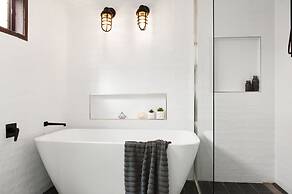 UNIQUE - New York Loft Style Townhouse