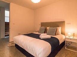 The Phil Lynnot Suite - hiphipstay