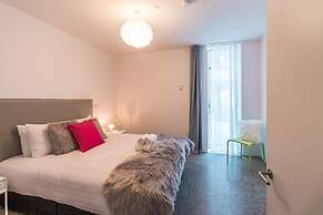 The Phil Lynnot Suite - hiphipstay