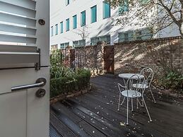 The Eamon DeVelara Suite - hiphipstay