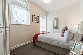 The Eamon DeVelara Suite - hiphipstay