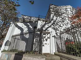 The Eamon DeVelara Suite - hiphipstay