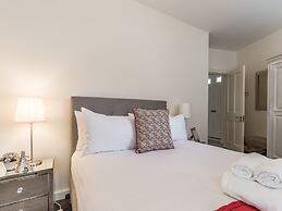 The Eamon DeVelara Suite - hiphipstay