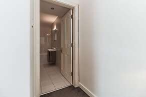 The Eamon DeVelara Suite - hiphipstay