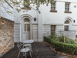 The Eamon DeVelara Suite - hiphipstay