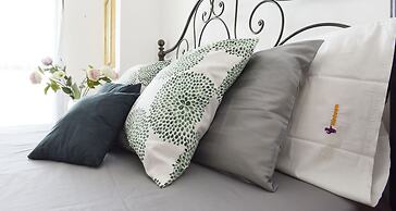 JOIVY Victorian House