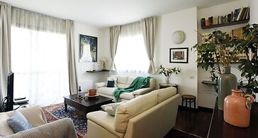 JOIVY Victorian House