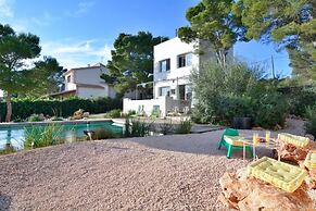 Unique Modern Villa with very pool