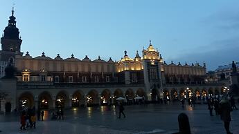 Cracow Central Aparthotel