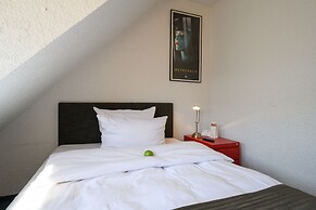 Hotel H.E.Y.M.A.N.N.