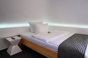 Hotel H.E.Y.M.A.N.N.