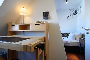 Hotel H.E.Y.M.A.N.N.