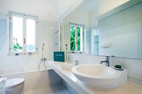 Como Lake Amazing Views