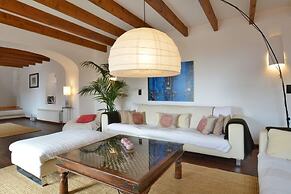 Mallorca traditional stone village house