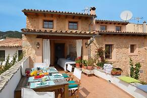 Mallorca traditional stone village house